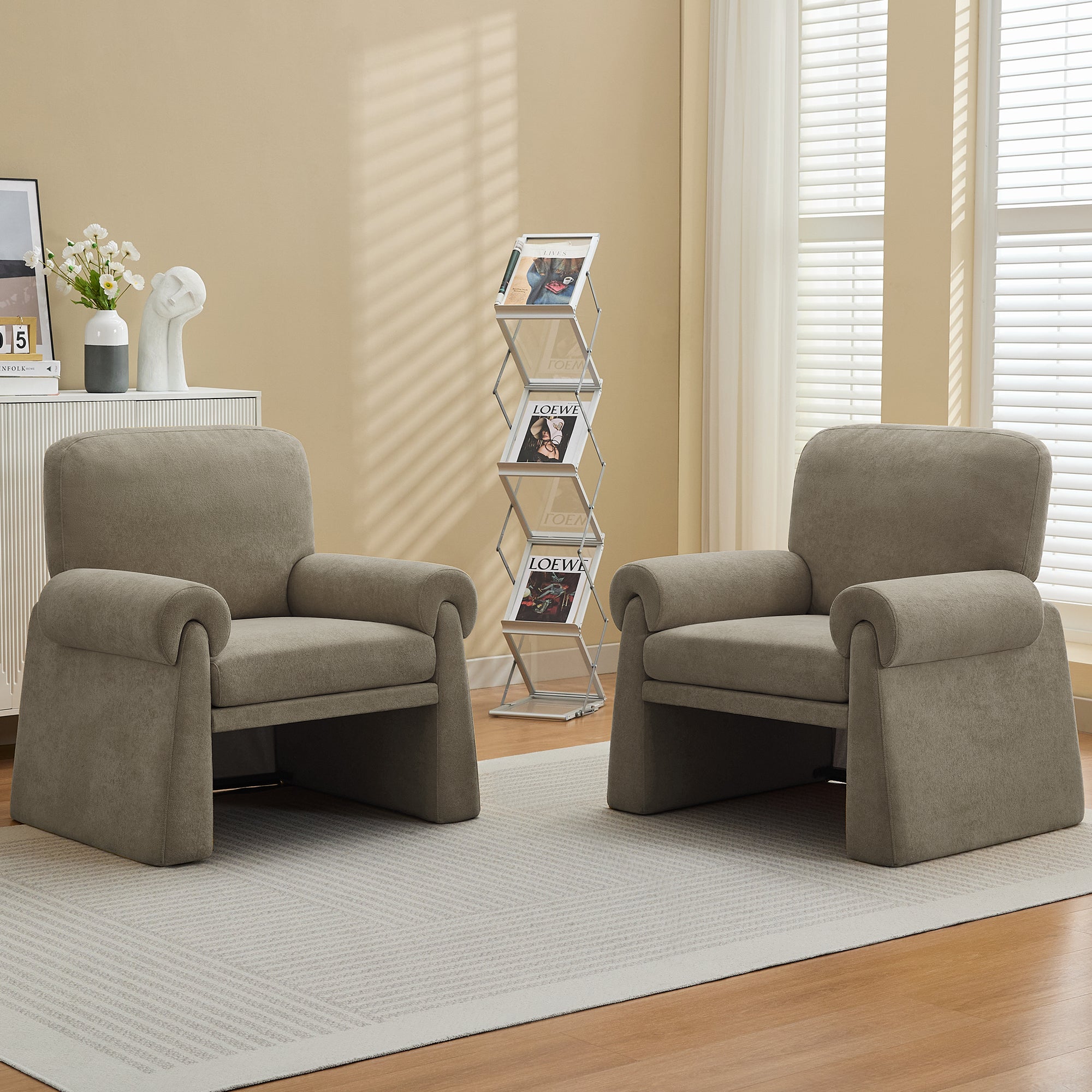 Oversized Accent Chair，Taupe